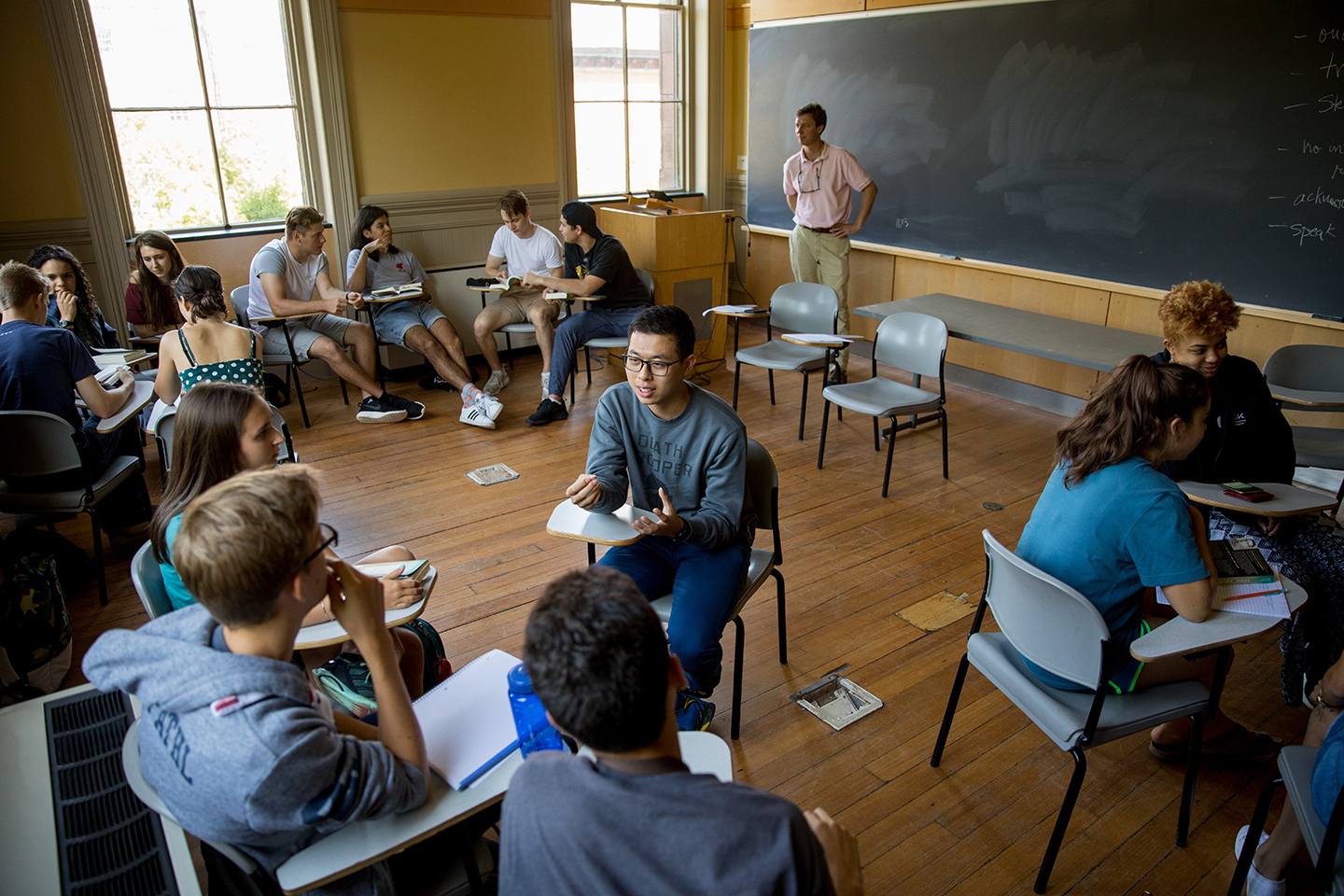 First Readings small groups discuss The Tsar of Love and Techno during orientation.